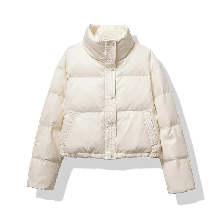Veste courte matelassée pour femmes avec col montant, patte de boutonnage et poches latérales