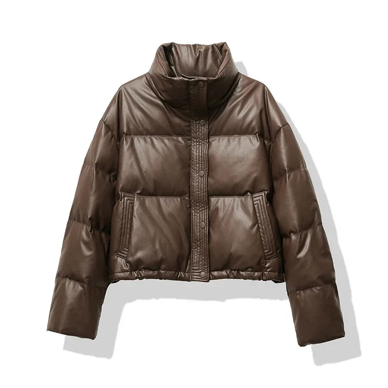Veste courte matelassée pour femmes avec col montant, patte de boutonnage et poches latérales