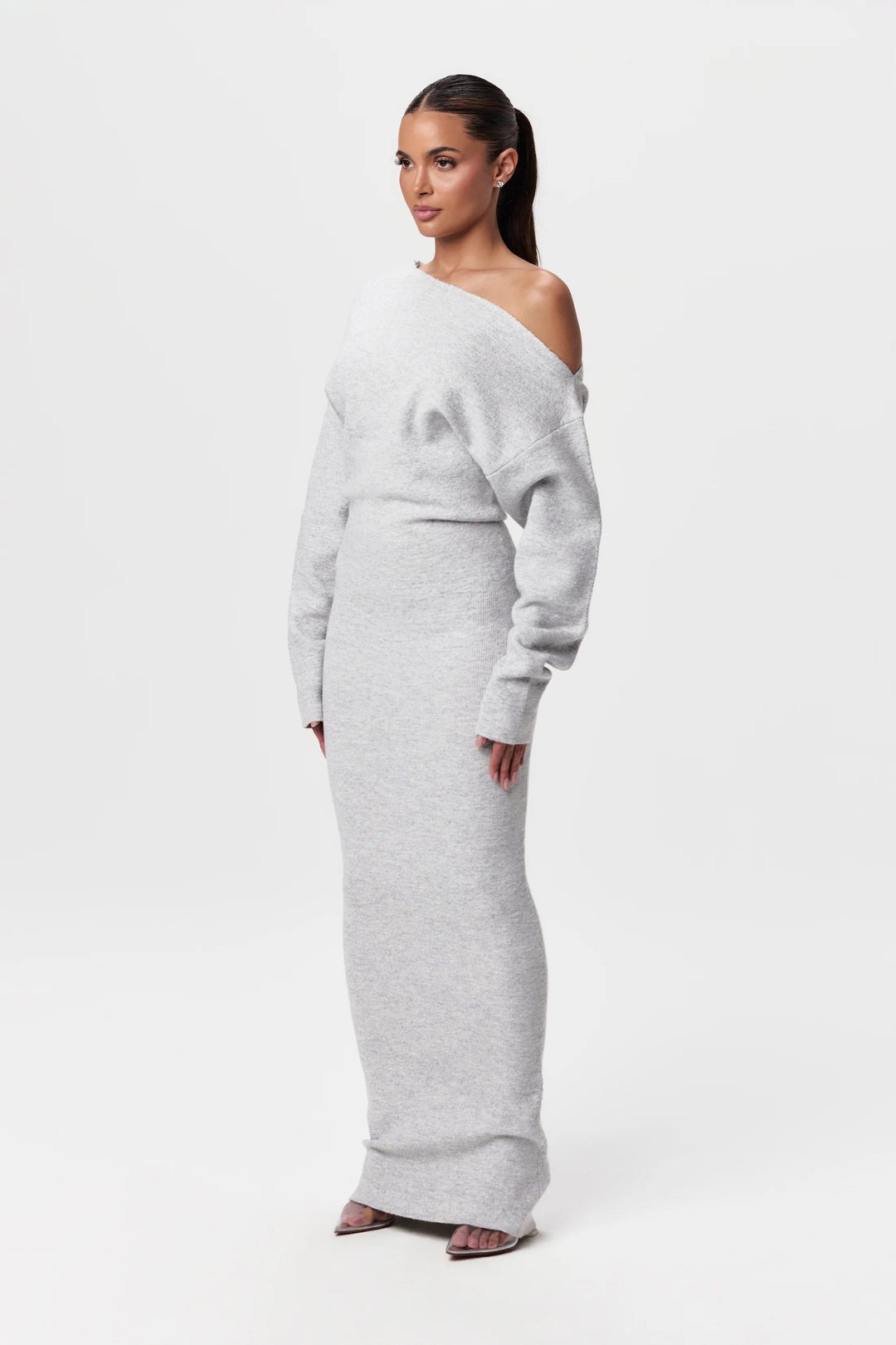 Robe maxi tricot à manches longues pour femmes avec décolleté asymétrique