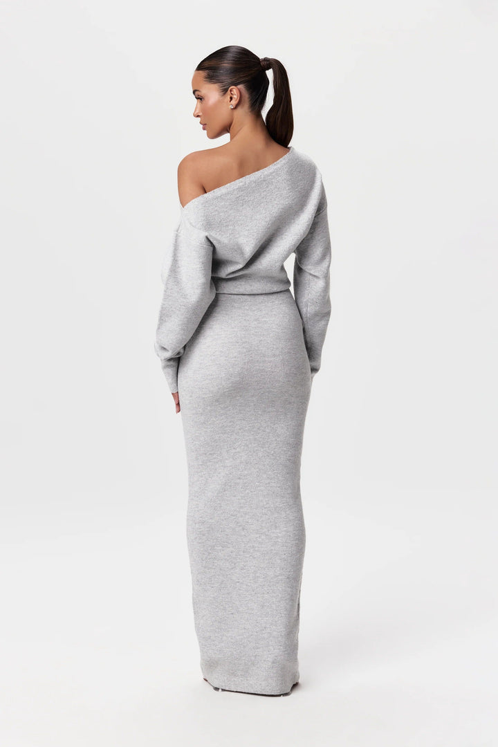 Robe maxi tricot à manches longues pour femmes avec décolleté asymétrique