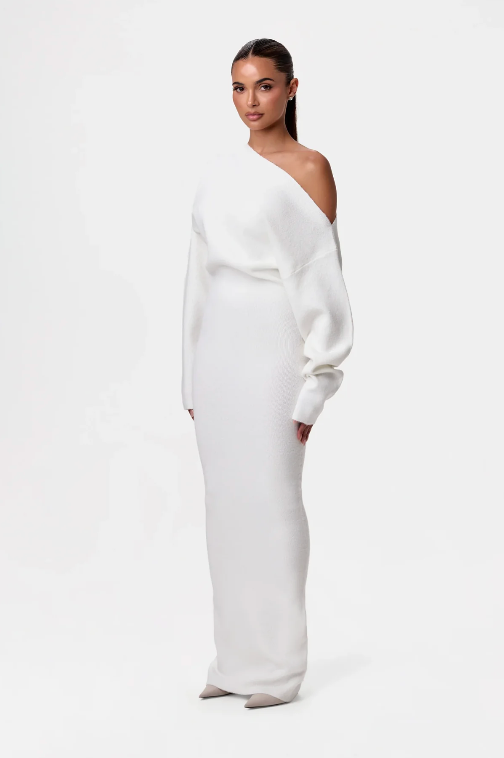 Robe maxi tricot à manches longues pour femmes avec décolleté asymétrique