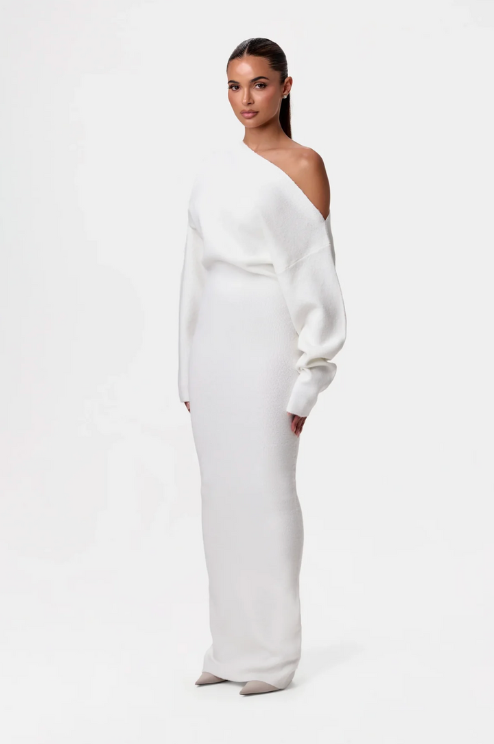 Robe maxi tricot à manches longues pour femmes avec décolleté asymétrique