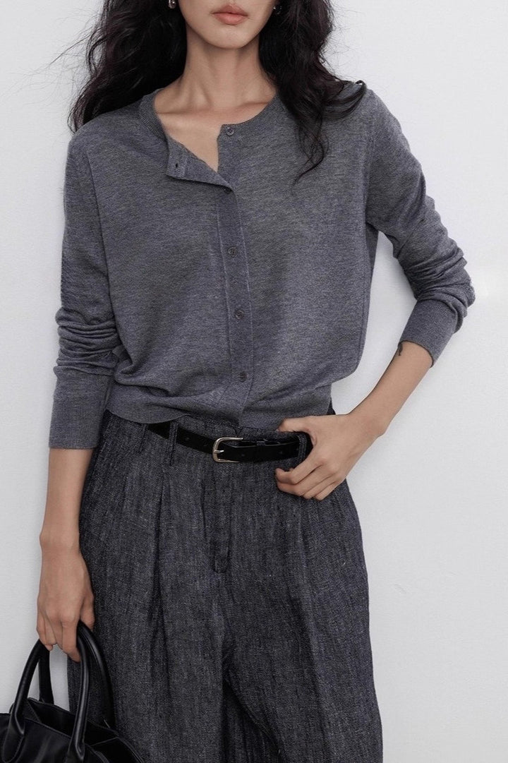 Gilet à manches longues pour femmes avec col rond et boutonnage continu