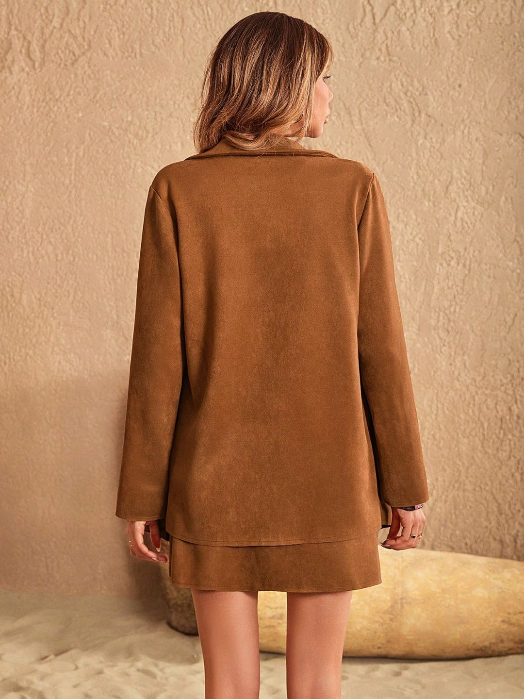 Ensemble Femme : Veste Longue et Mini Jupe avec Col Chemise et Boutonnage