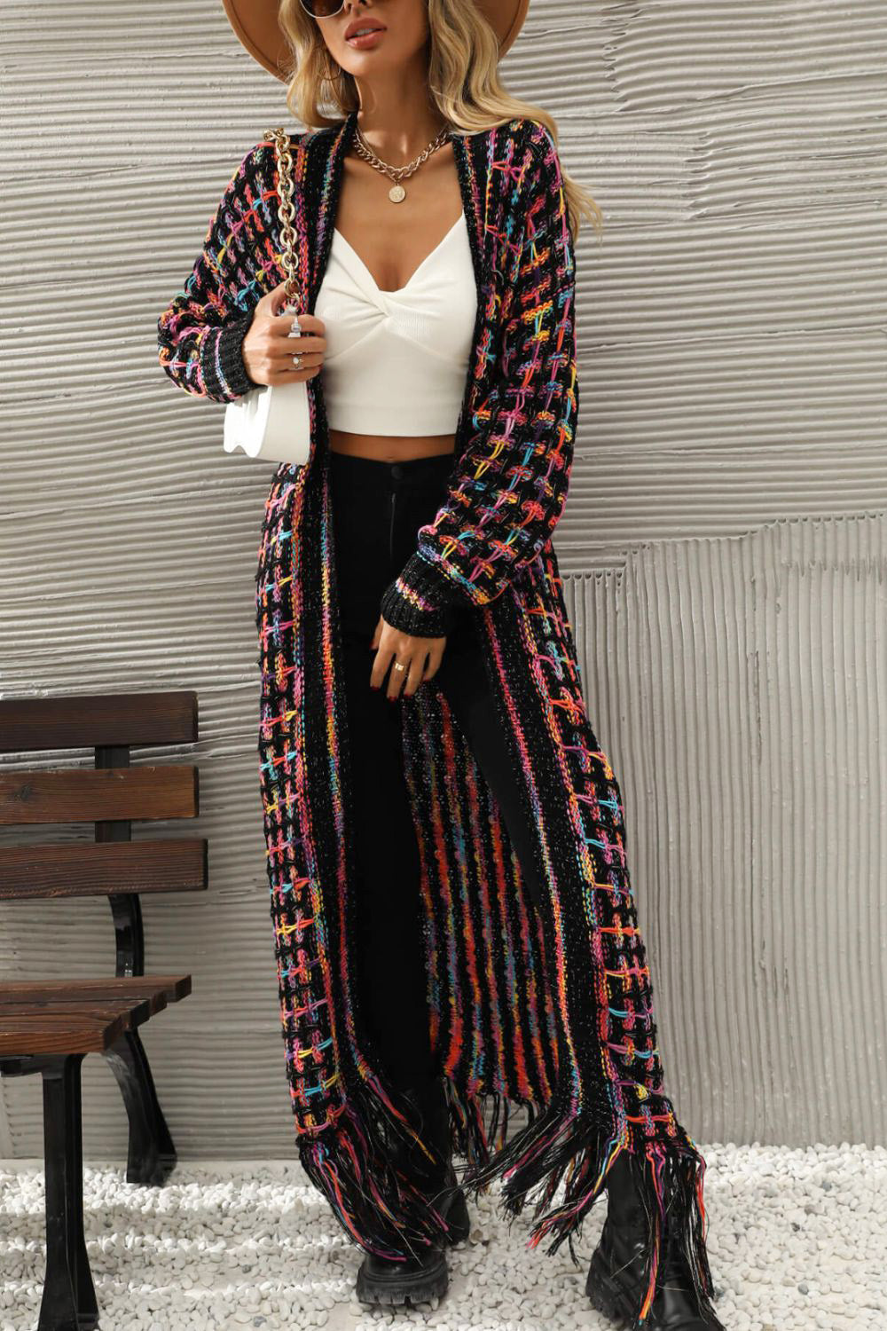 Gilet long pour femmes avec devant ouvert, finition à franges et motif multicolore