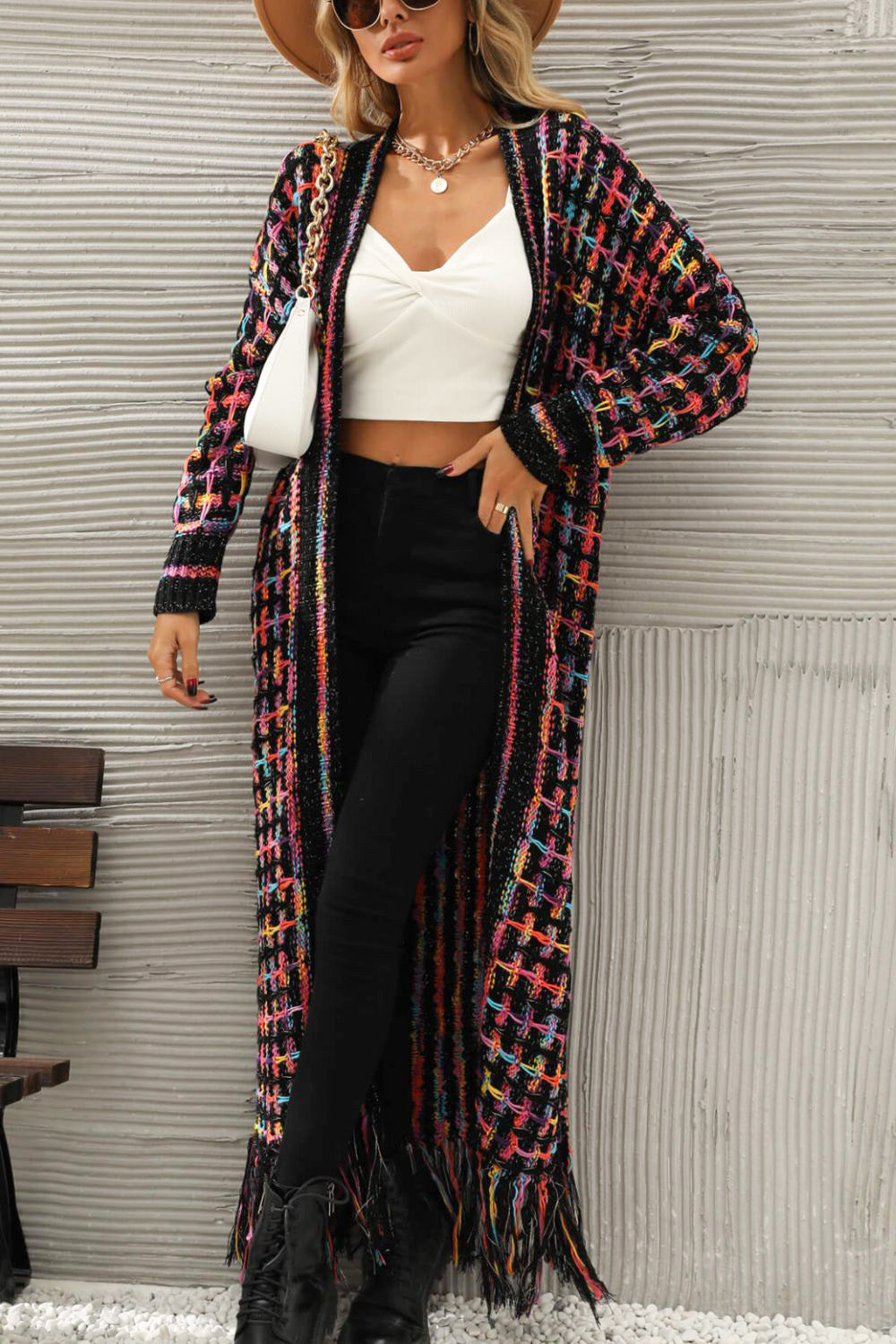 Gilet long pour femmes avec devant ouvert, finition à franges et motif multicolore