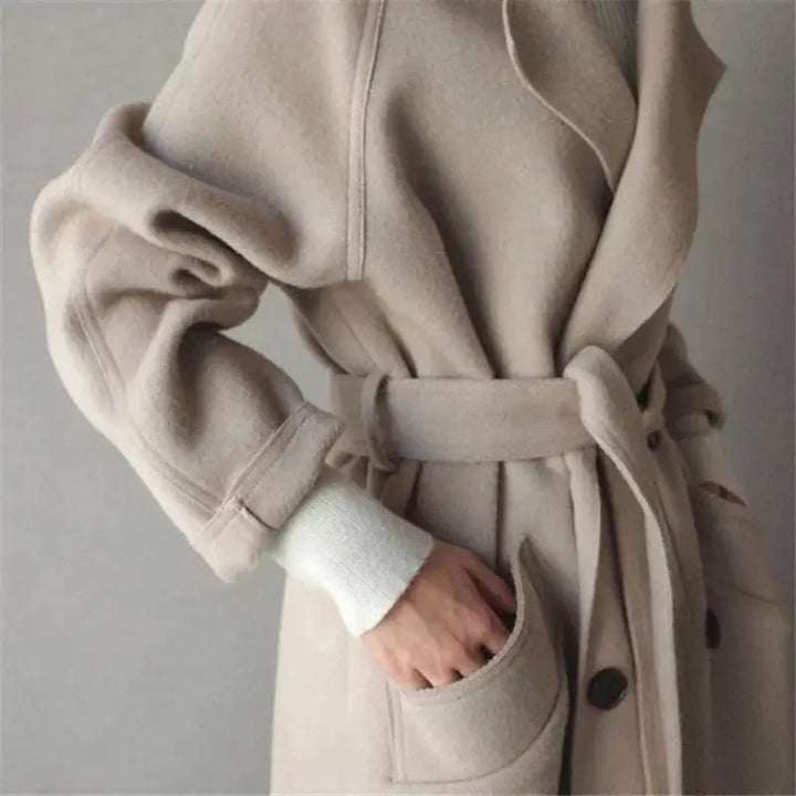 Manteau Long Femme avec Col Revers Large, Boutonnage Double et Ceinture à la Taille