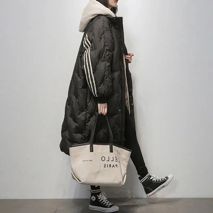 Manteau long matelassé pour femmes avec motif en losanges, col montant, ceinture à nouer et poches latérales