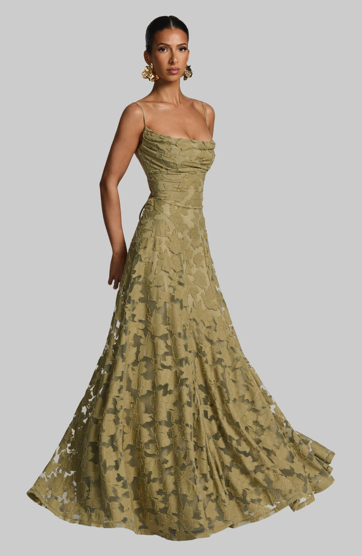 Robe maxi femme avec décolleté en cascade, bretelles spaghetti, motif floral et lacets au dos