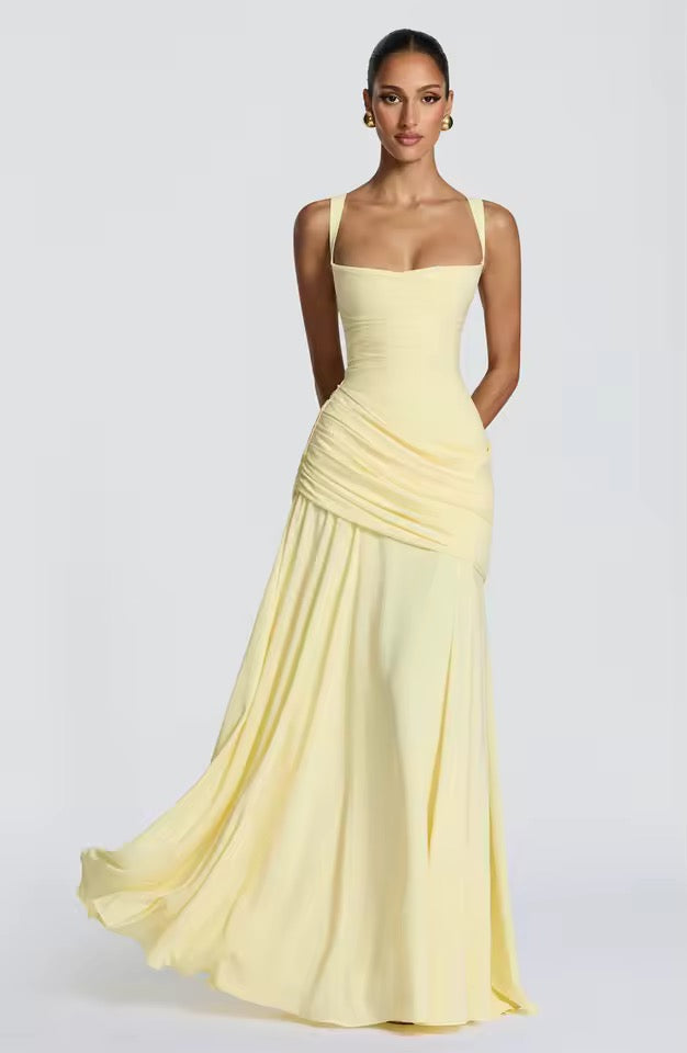 Robe maxi femme avec décolleté en cœur et drapé asymétrique