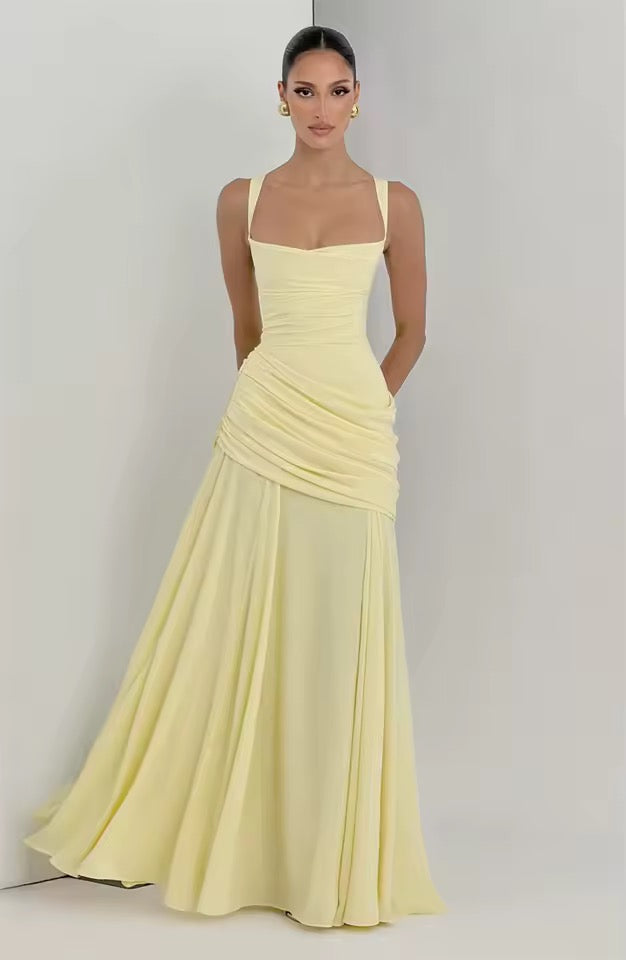 Robe maxi femme avec décolleté en cœur et drapé asymétrique