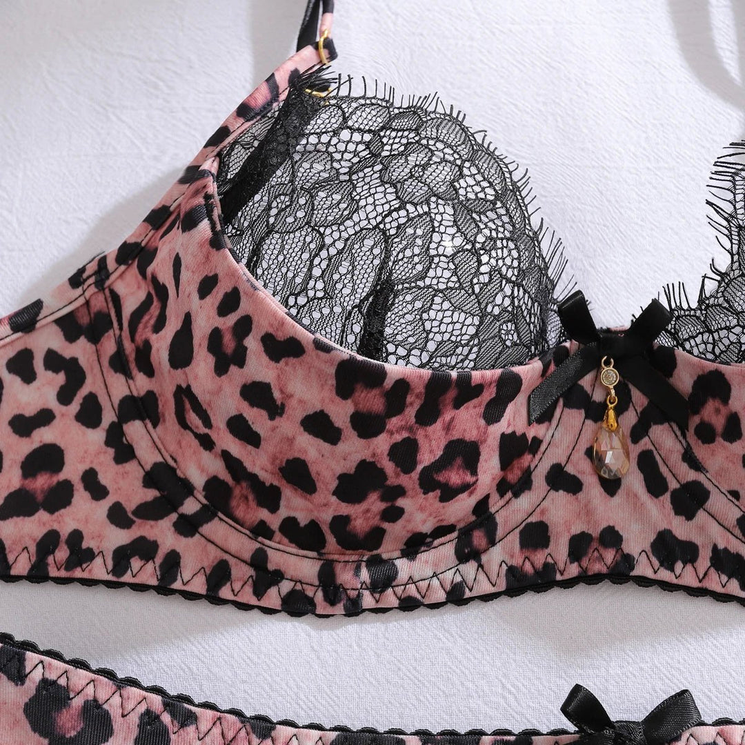 Luisa | Ensemble de soutien-gorge en dentelle à motif léopard pour femmes avec porte-jarretelles