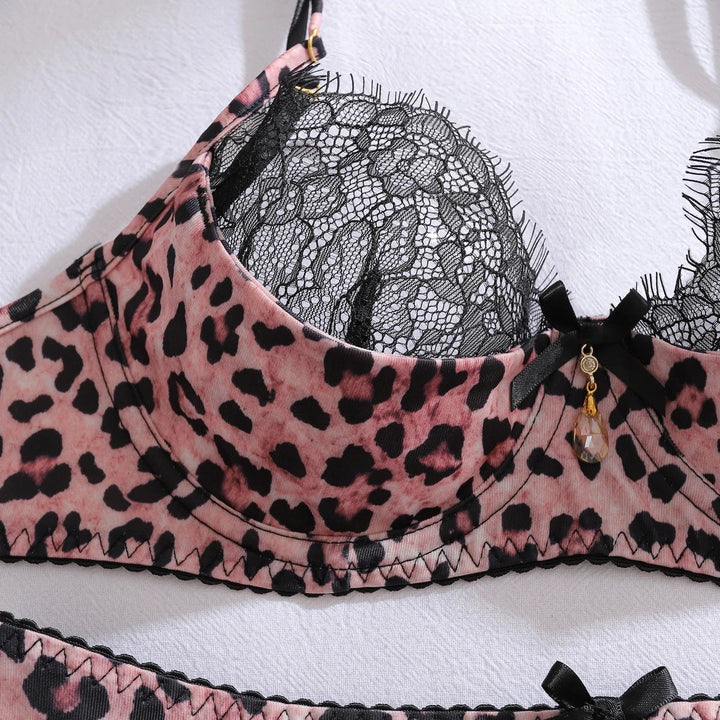 Luisa | Ensemble de soutien-gorge en dentelle à motif léopard pour femmes avec porte-jarretelles