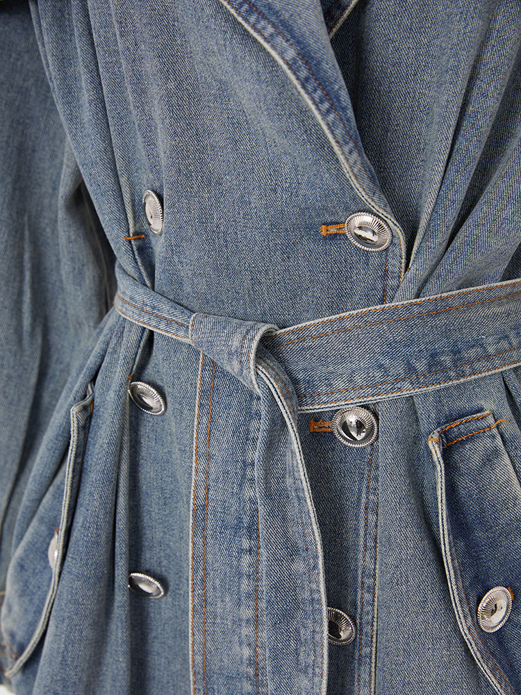 Manteau pour femmes avec double boutonnage et col revers