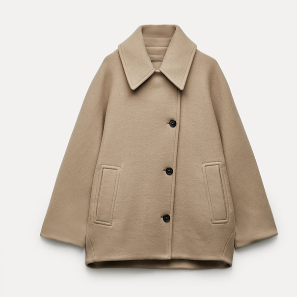 Manteau pour femmes avec patte de boutonnage et large col