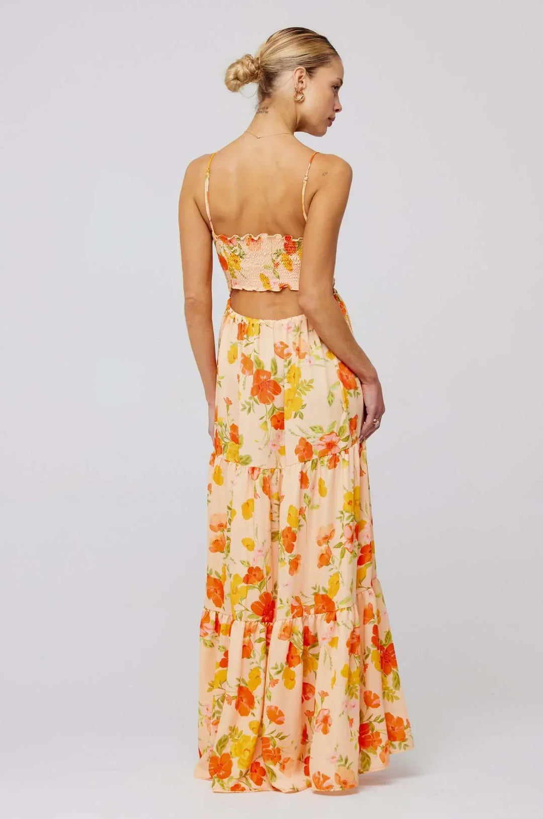 Robe maxi femme avec motif floral et découpes, jupe à volants et bretelles spaghetti