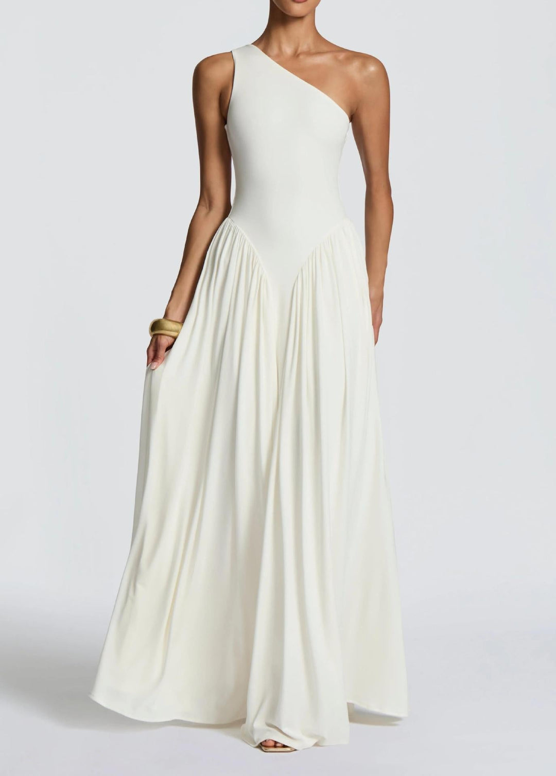 Robe maxi femme avec décolleté asymétrique et panneaux froncés à la taille