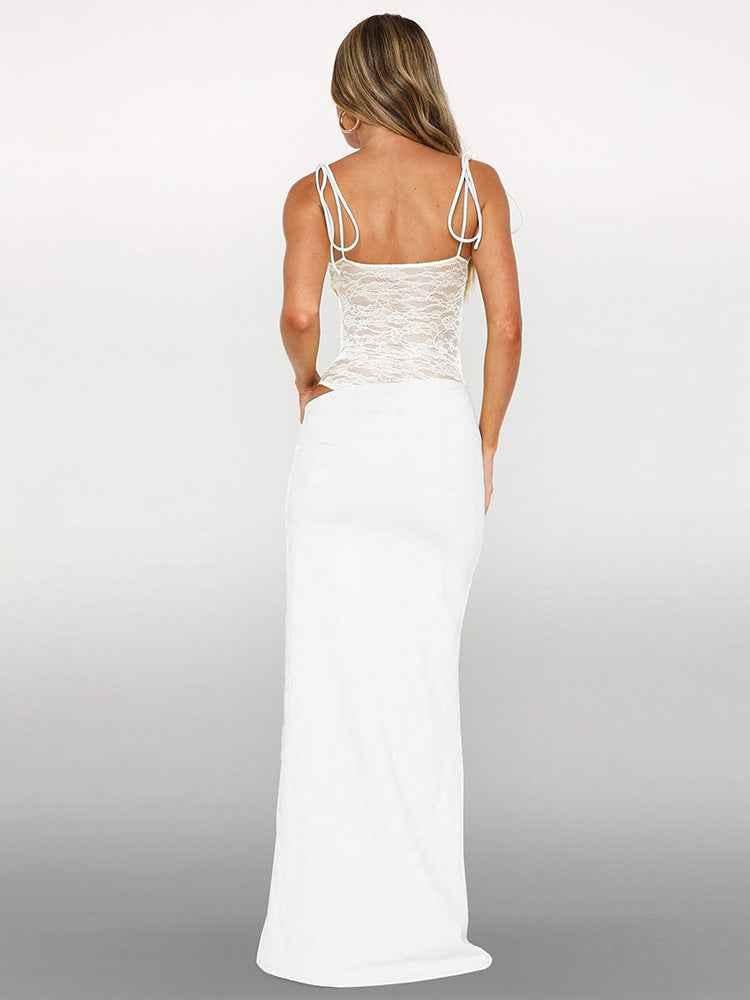 Robe maxi femme avec décolleté droit et bretelles spaghetti doubles avec insert en dentelle florale