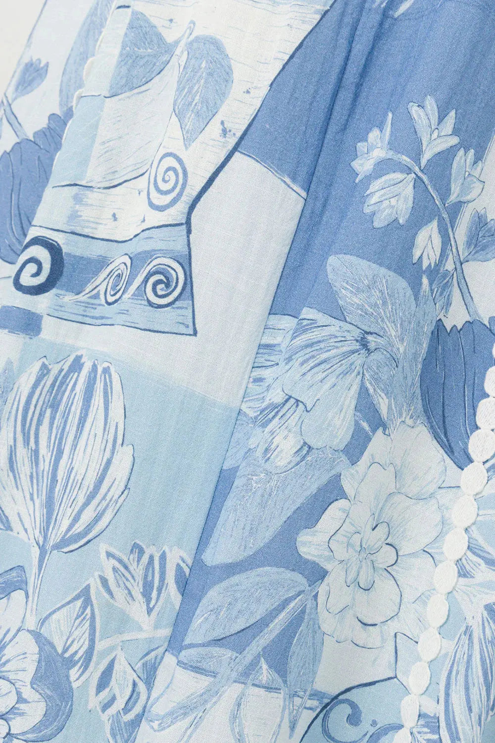 Robe maxi femme avec décolleté droit et bretelles fines avec bordure décorative et motif imprimé illustratif