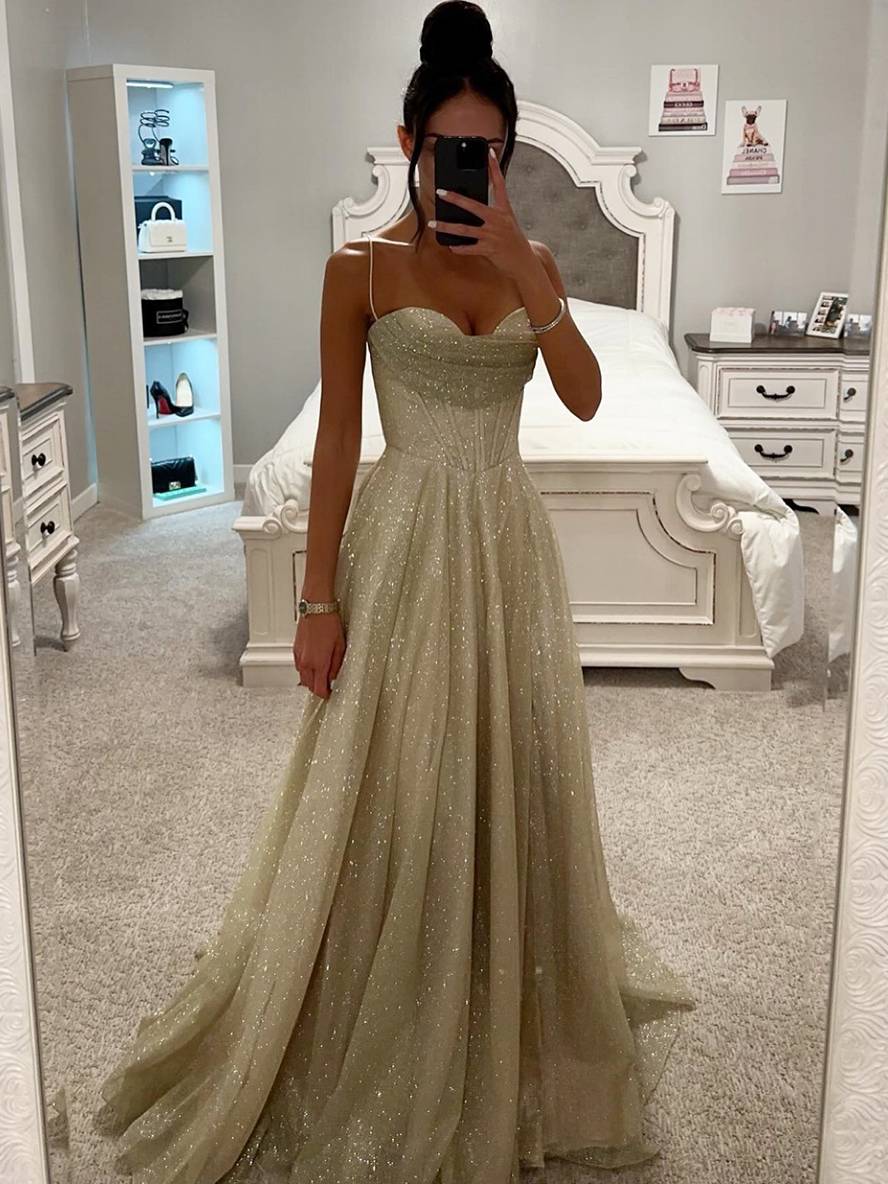 Robe maxi femme avec décolleté en cœur, bretelles spaghetti et jupe en tulle scintillant