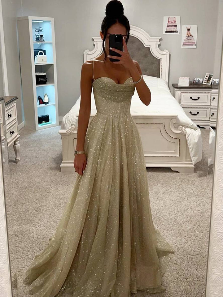 Robe maxi femme avec décolleté en cœur, bretelles spaghetti et jupe en tulle scintillant