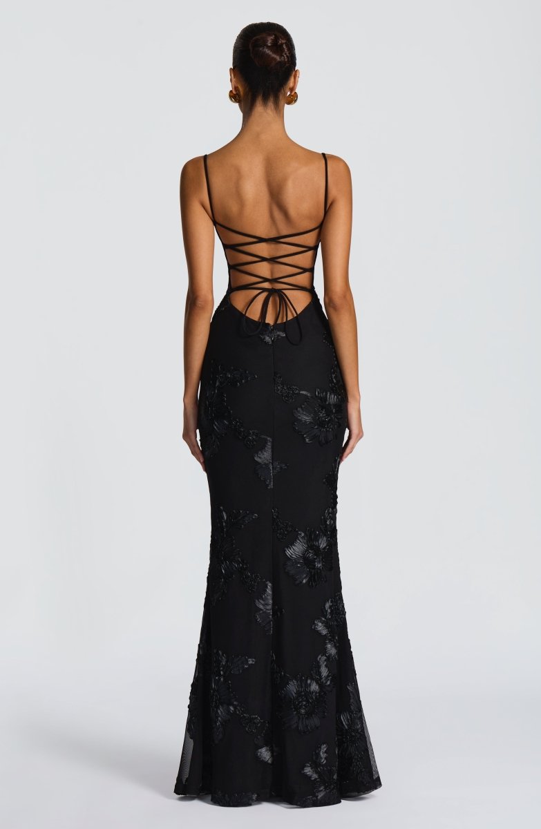 Robe maxi femme avec décolleté en cœur et bretelles spaghetti avec lacets au dos et applications florales
