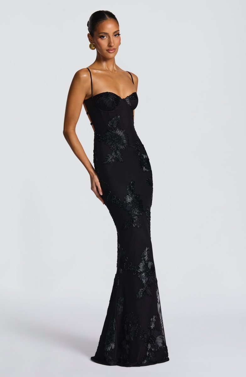 Robe maxi femme avec décolleté en cœur et bretelles spaghetti avec lacets au dos et applications florales