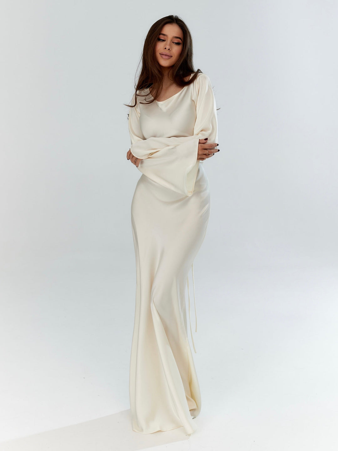 Robe Maxi Femme avec Manches Longues en Cloche, Col Rond et Ceinture à Nouer au Dos