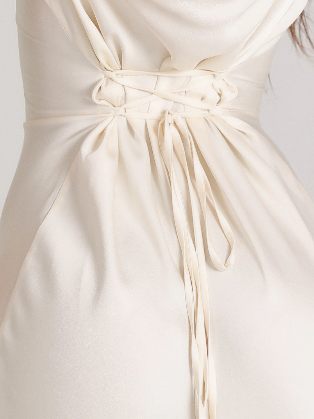 Robe Maxi Femme avec Manches Longues en Cloche, Col Rond et Ceinture à Nouer au Dos