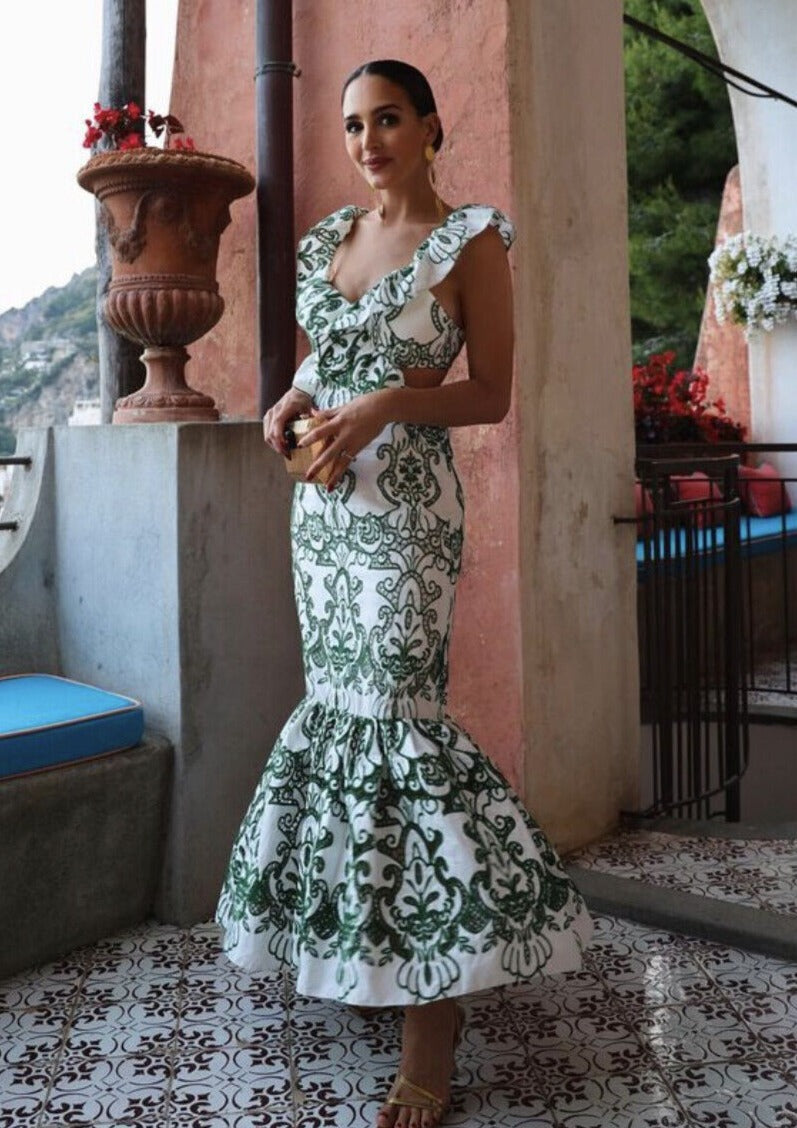 Robe maxi femme avec motif ornemental, décolleté en V, bretelles à volants et dos ouvert