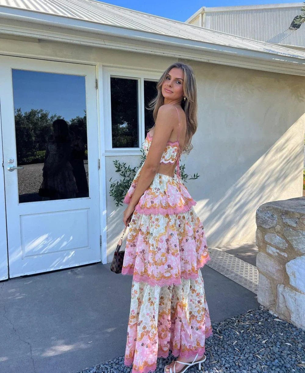 Robe maxi femme avec bretelles spaghetti, lacet au dos et jupe à volants à motif floral