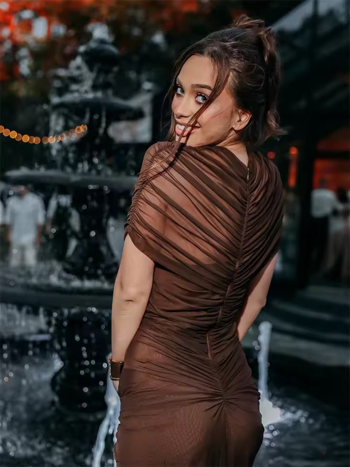 Robe maxi femme avec col montant et manches courtes, haut froncé et décolleté à la taille