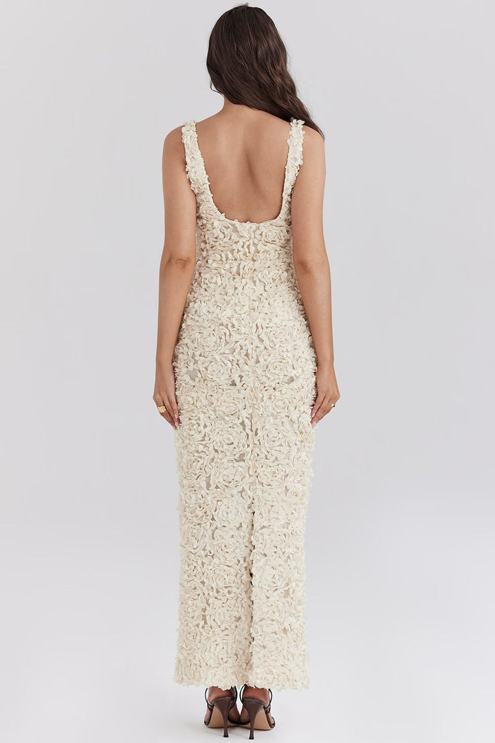 Robe maxi pour femmes avec décolleté en V profond, appliqués floraux tridimensionnels et larges bretelles