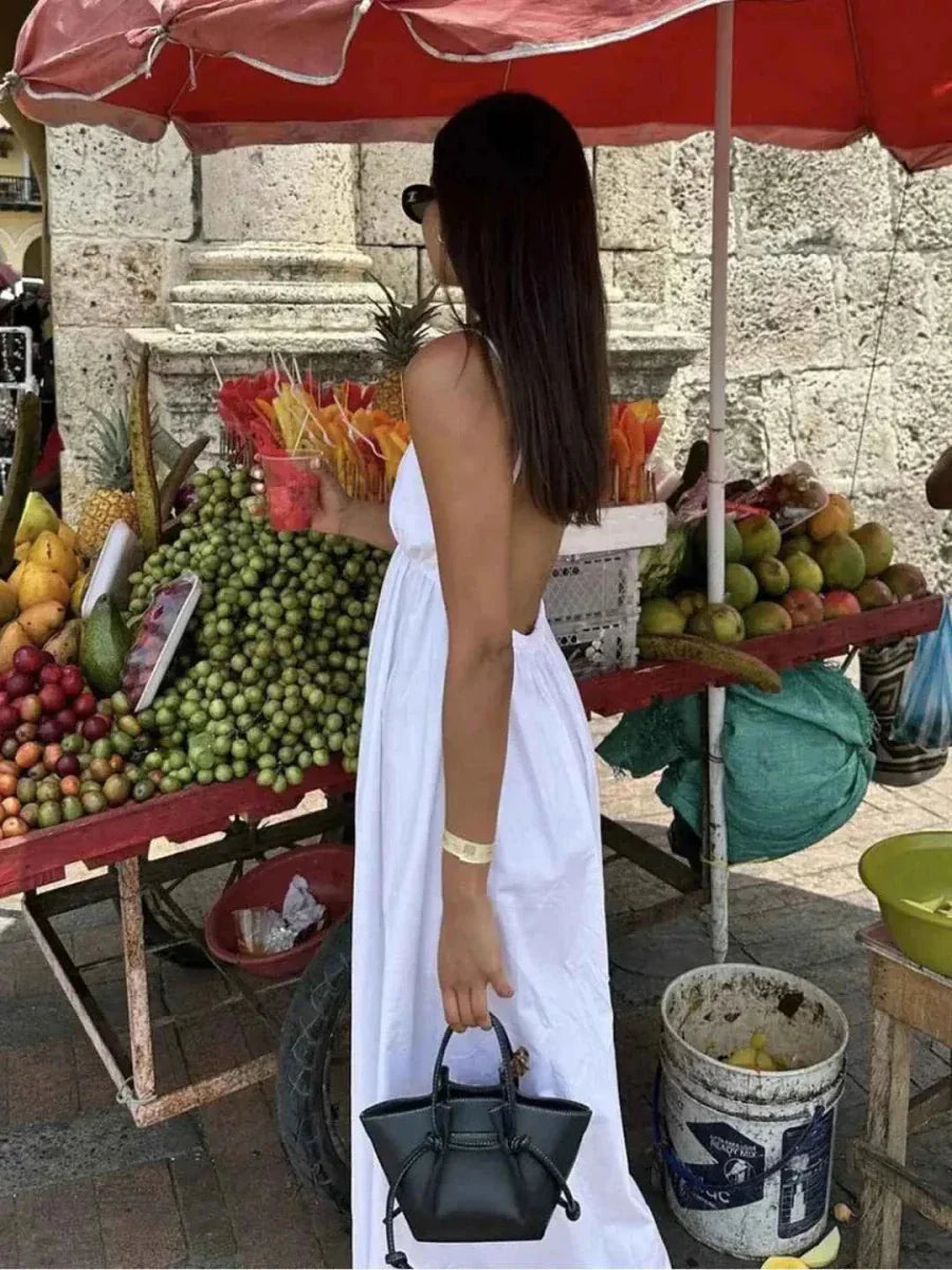 Robe maxi pour femmes avec décolleté en V profond et bretelles spaghetti, dos ouvert et jupe ample