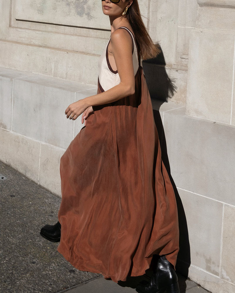 Robe maxi femme avec décolleté en V profond et motif bicolore