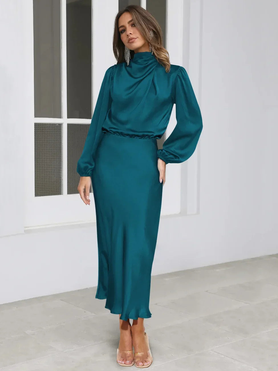 Robe midi femme avec col roulé et manches ballon à taille élastique