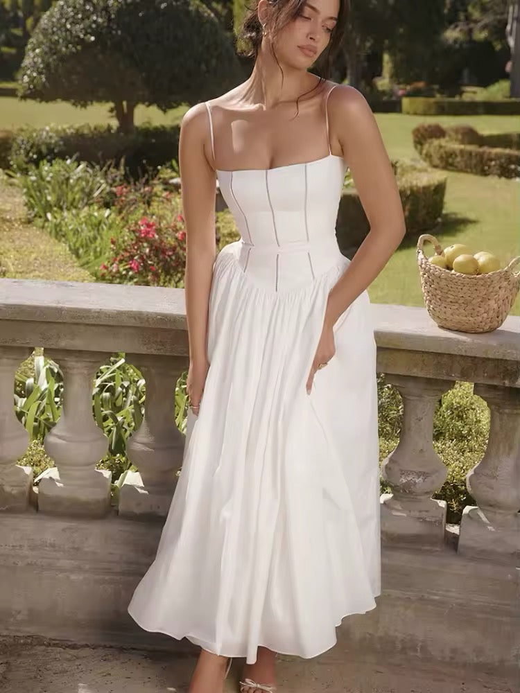 Robe midi femme avec bretelles spaghetti et coutures de corset sur le haut