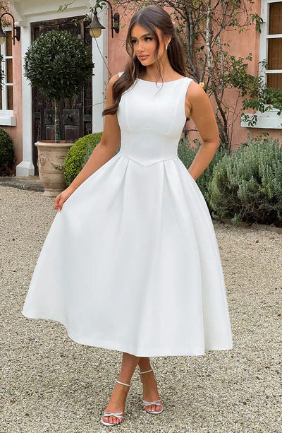 Robe midi femme avec décolleté bateau, taille en V et jupe plissée ample