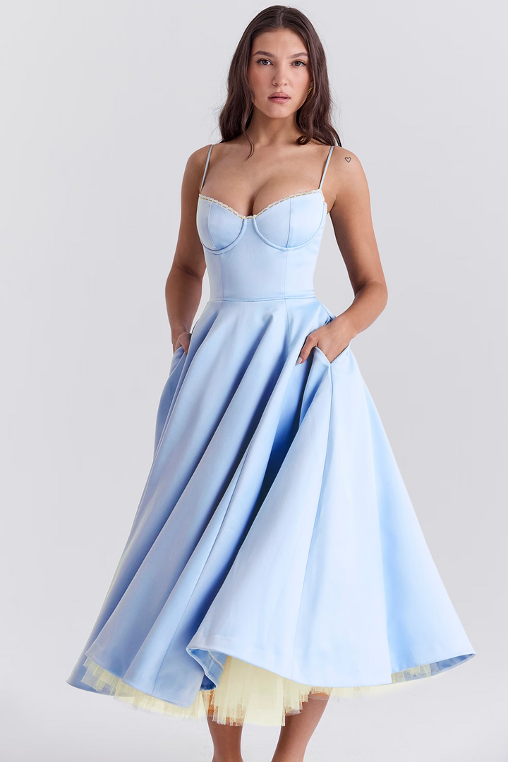 Robe midi femme avec haut bustier, bretelles spaghetti, dentelle au décolleté et jupe évasée avec poches latérales