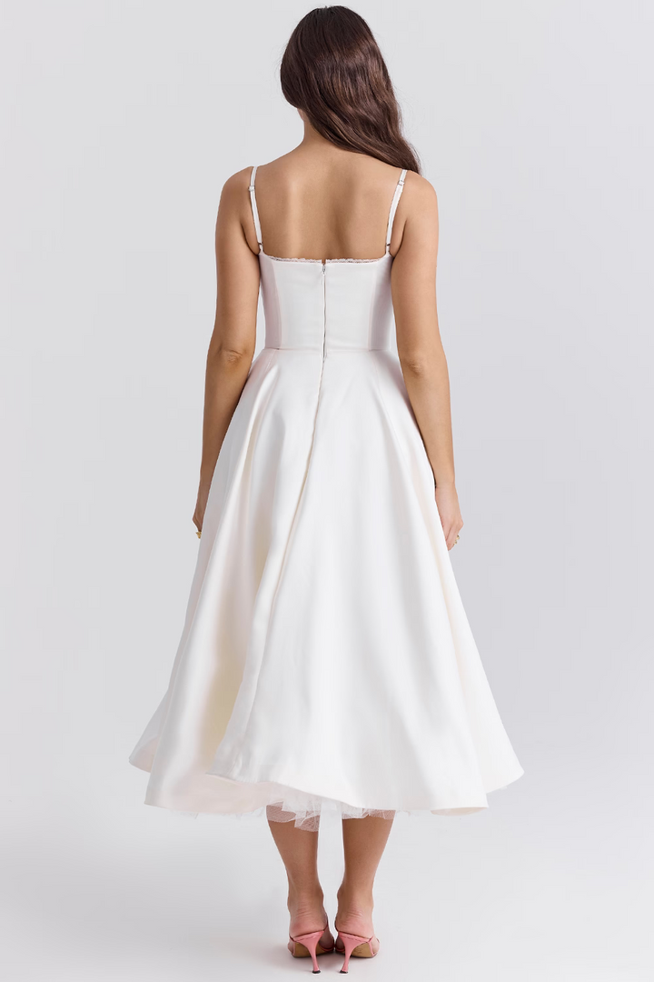 Robe midi femme avec haut bustier, bretelles spaghetti, dentelle au décolleté et jupe évasée avec poches latérales