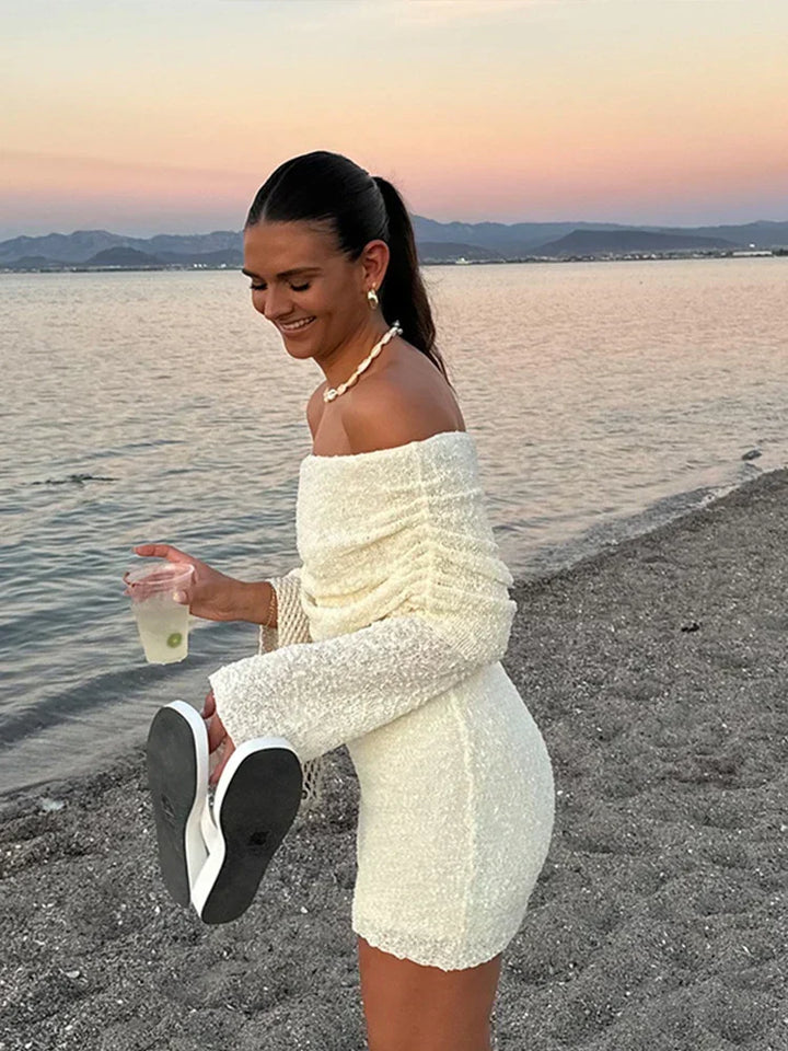 Robe Mini Femme avec Décolleté Bardot, Manches Trompette Longues et Surface Texturée