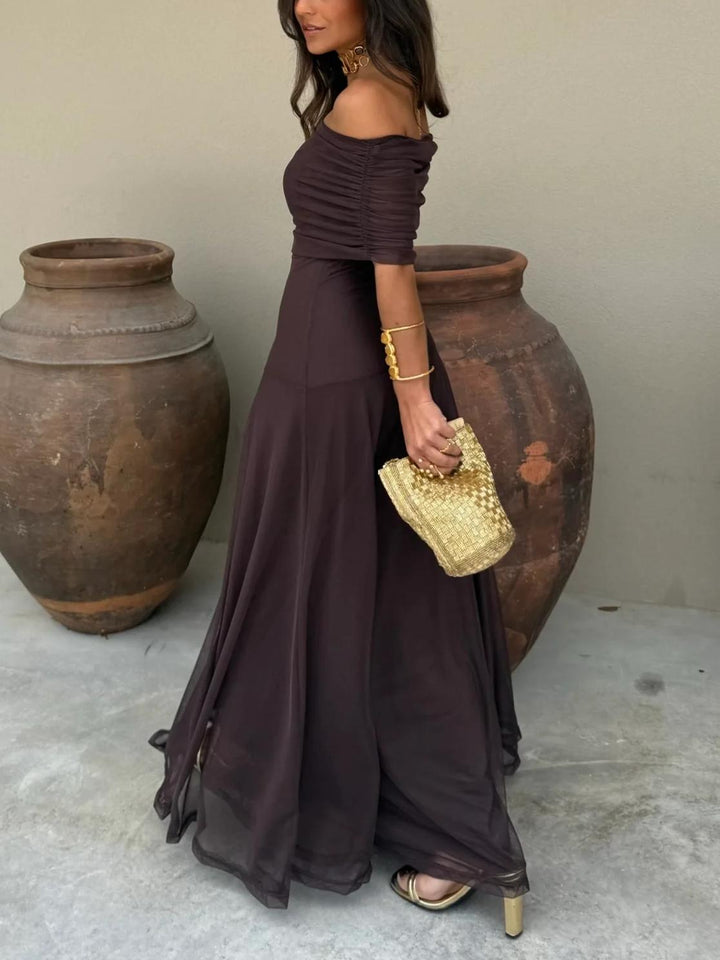 Robe maxi off-shoulder pour femmes avec corsage froncé et jupe semi-transparente