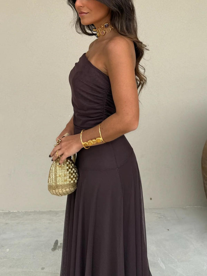 Robe maxi off-shoulder pour femmes avec corsage froncé et jupe semi-transparente