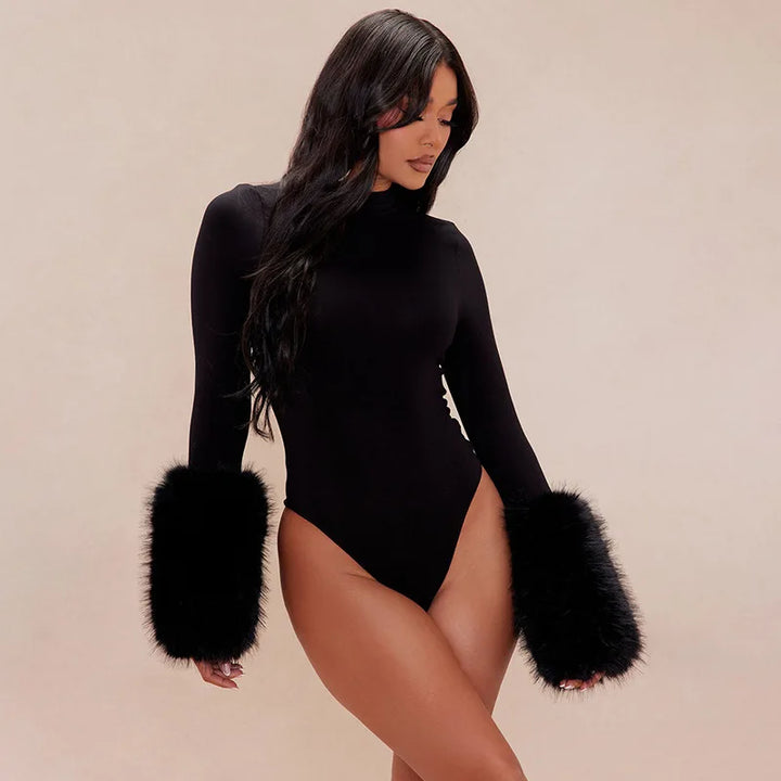 Body à col roulé pour femmes avec manches longues, poignets en fausse fourrure et fente haute