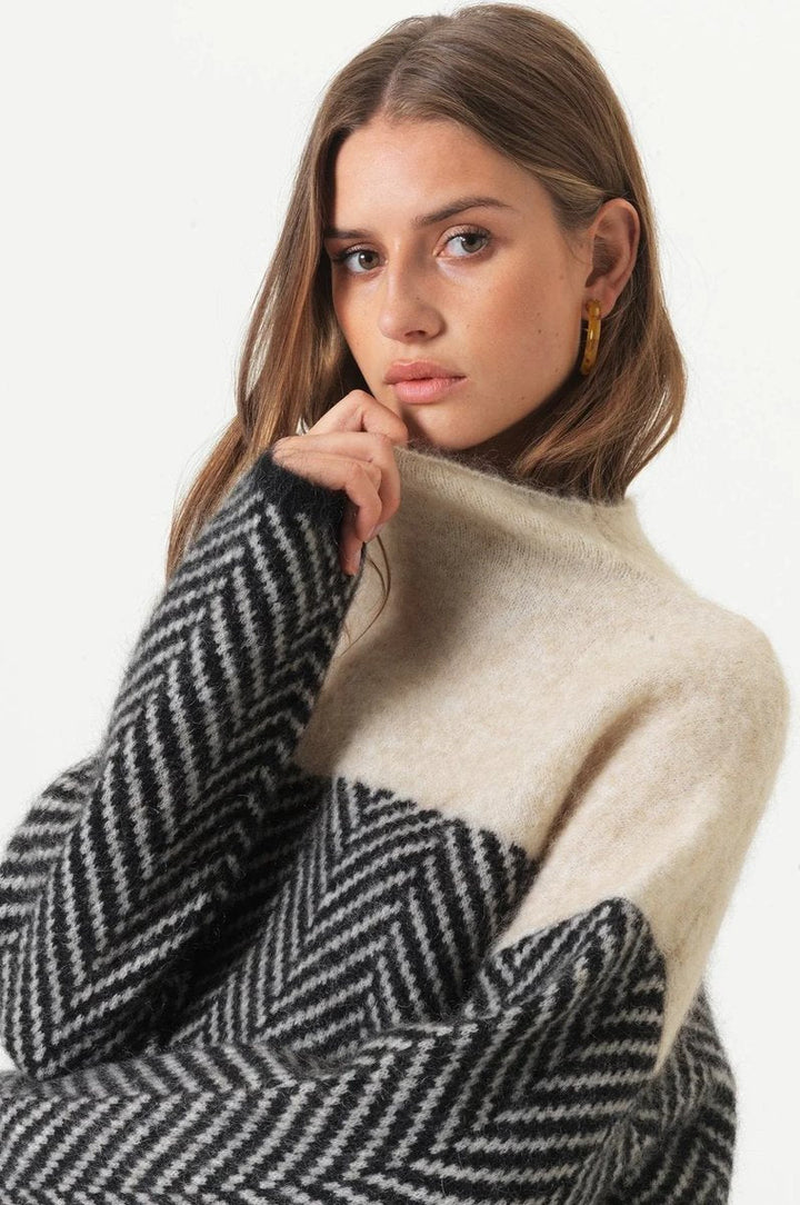 Greta | Pull à col roulé pour femmes, pull tricoté oversized, motif chevrons