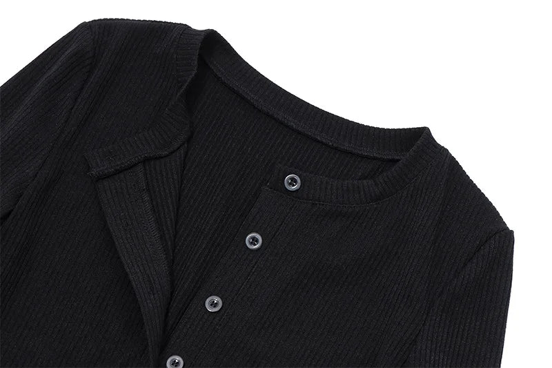 Body pour femmes à col rond avec manches longues, texture côtelée et patte de boutonnage