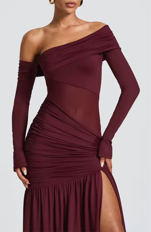 Robe maxi sans épaules pour femmes avec manches longues et fente latérale avec empiècement transparent