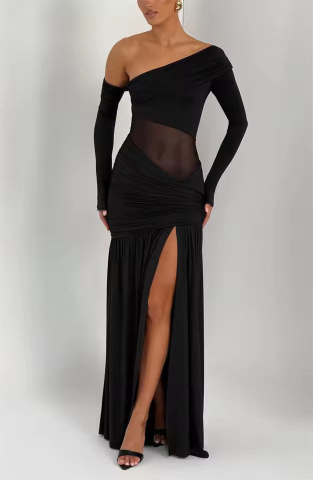 Robe maxi sans épaules pour femmes avec manches longues et fente latérale avec empiècement transparent
