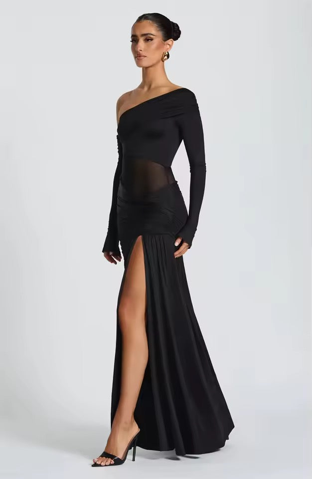 Robe maxi sans épaules pour femmes avec manches longues et fente latérale avec empiècement transparent