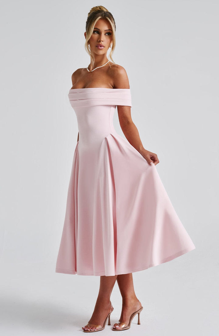 Robe midi sans manches pour femmes avec encolure plissée et jupe évasée